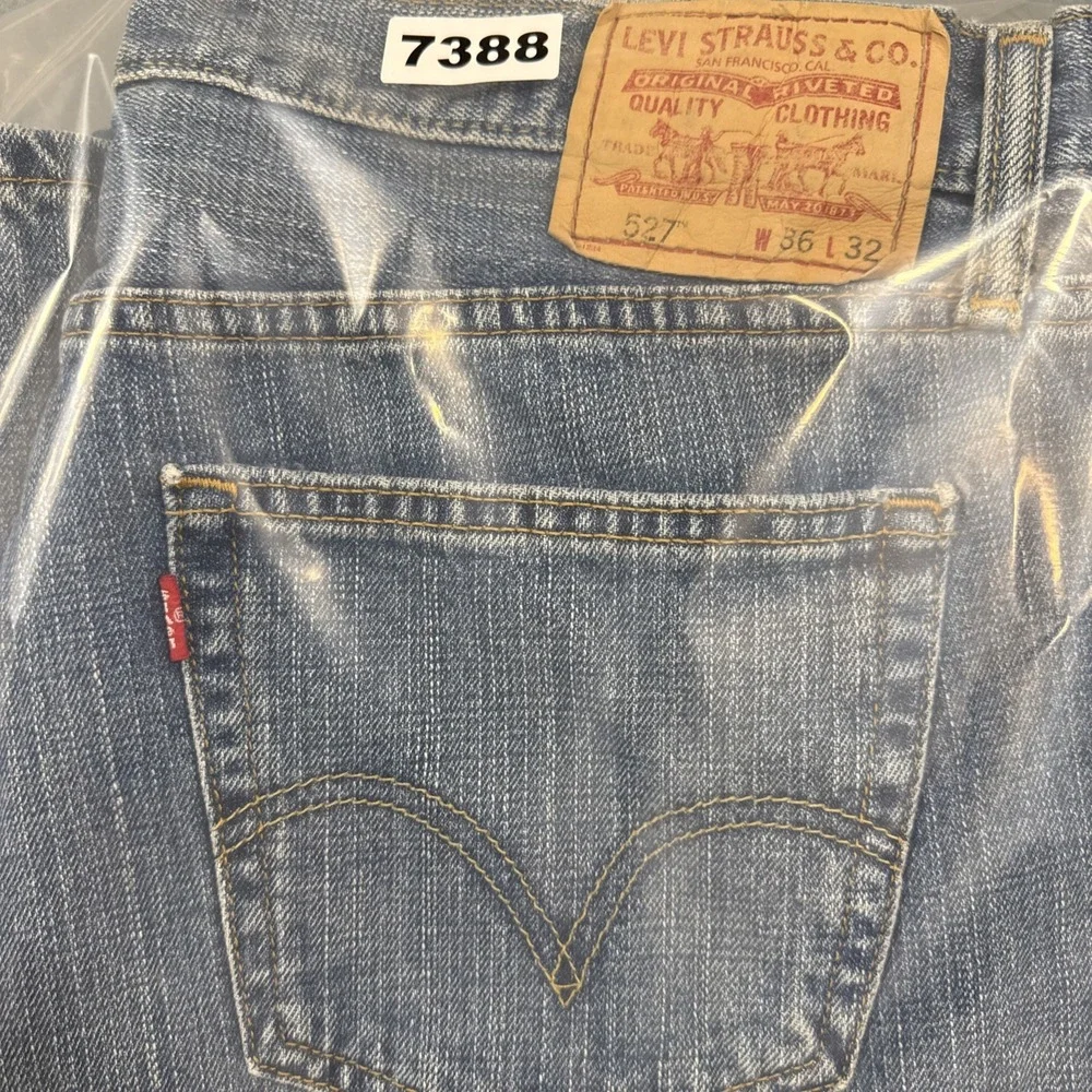 Levis levi 527